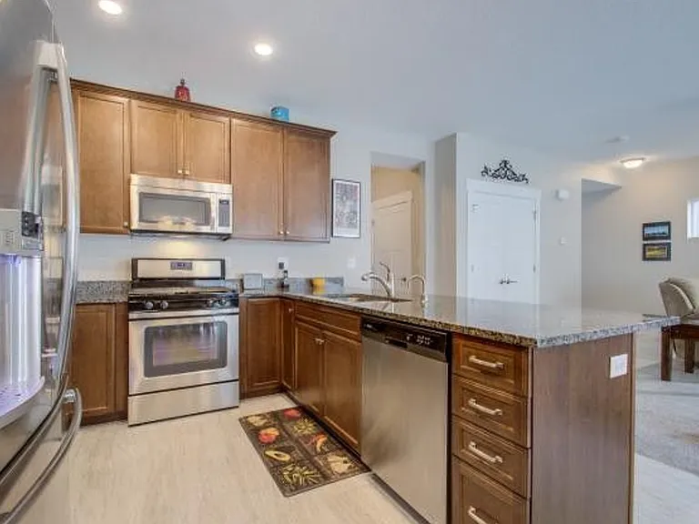 461 E Windy Garden Ln — Photo 4