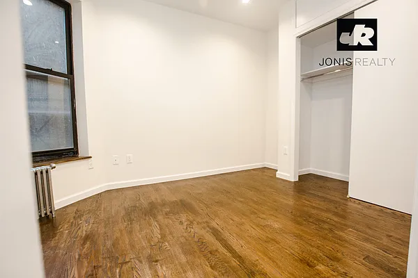Rented by Jonis Realty | media 10