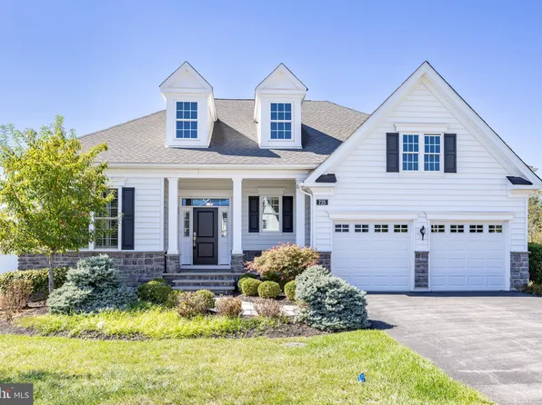 725 Reading Cir, Phoenixville, PA 19460