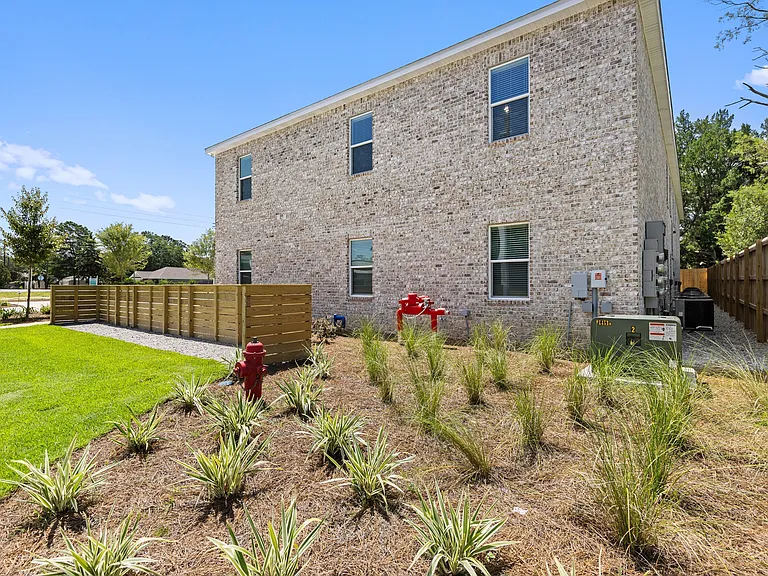 305 Okaloosa Ave — Photo 34