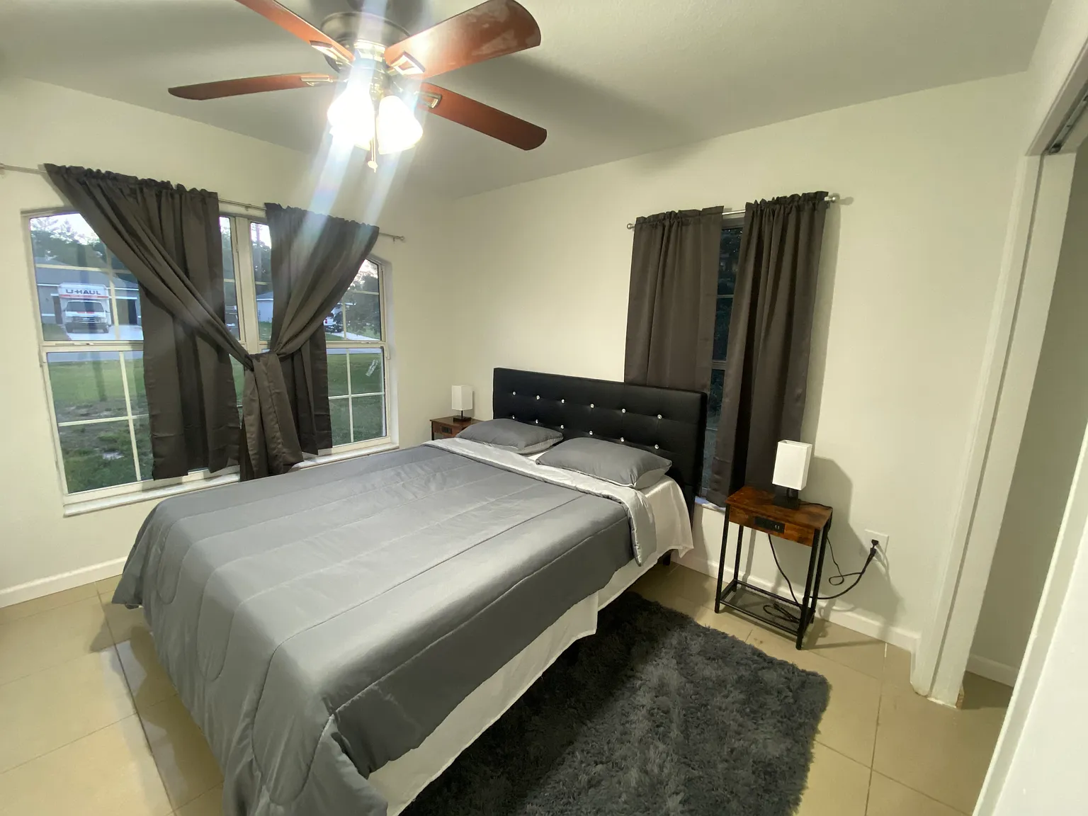 3 bed, 1369 sqft, $1,600 — Photo 2