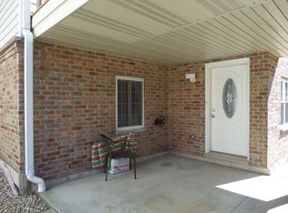 18213 W Banbury Dr, Gurnee, IL 60031