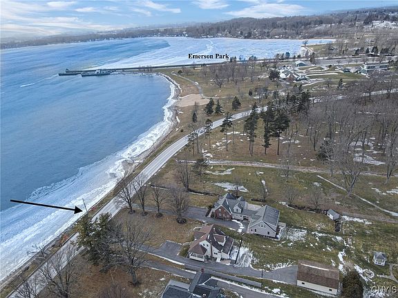 3rd image of 6790 E Lake Rd