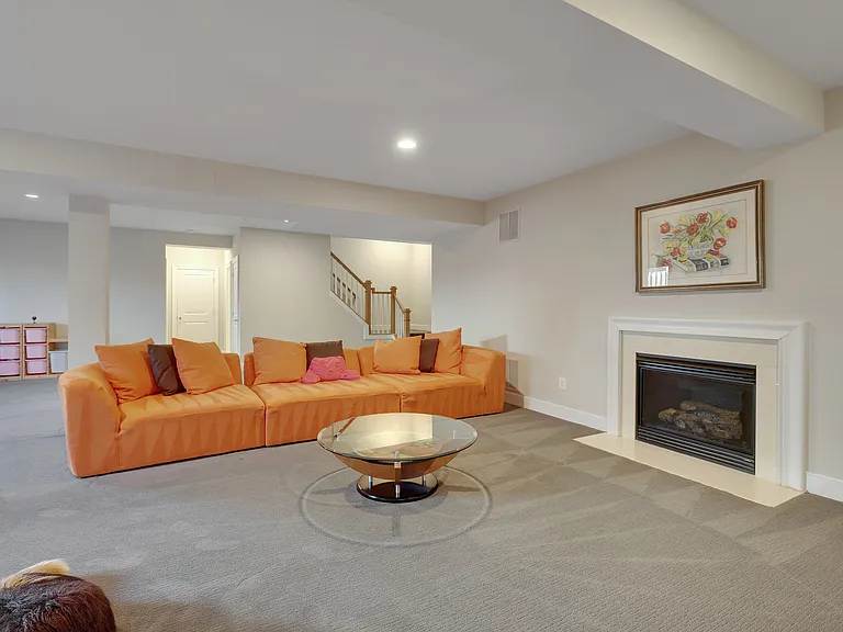 Gas fireplace #2 in LL