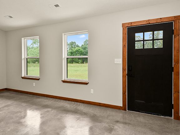 5th image of 8173 Creek Rd
