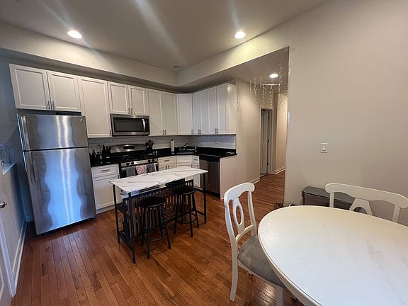 3rd image of 710-16 W Buckingham Pl #7103