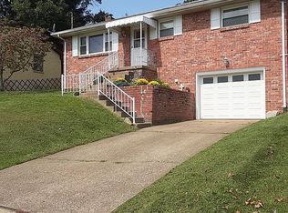 16 Crestview Ter, Bridgeport, WV 26330