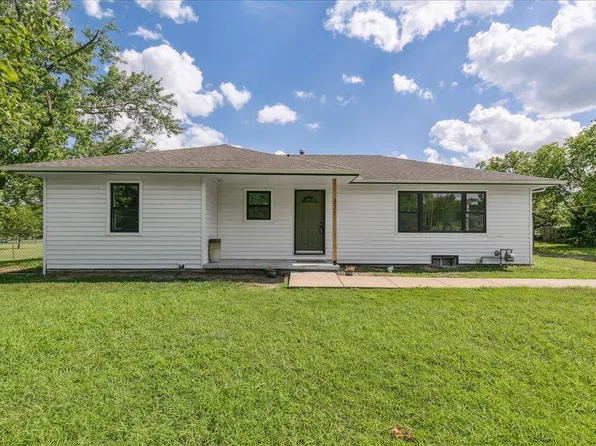 321 W 8th St, Andover, KS 67002