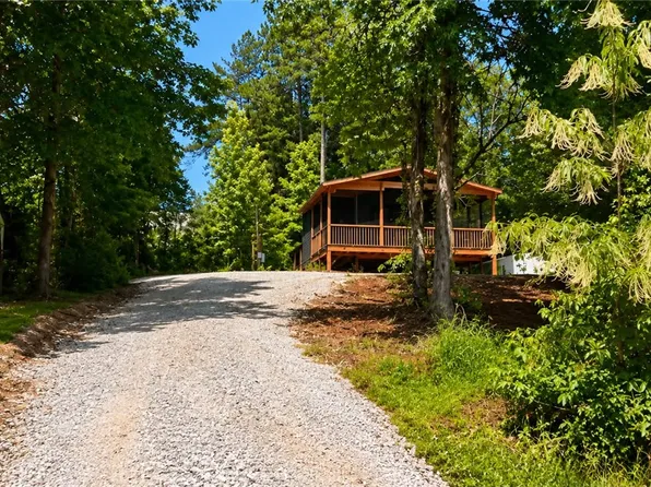 404 & 406 Kinston Loop Dr, Westminster, SC 29693