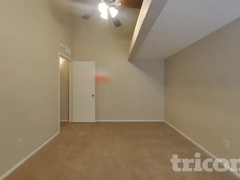 3031 W Mercer Ln — Photo 10