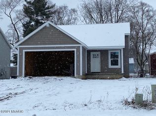 55 E Division St NW, Casnovia, MI 49318