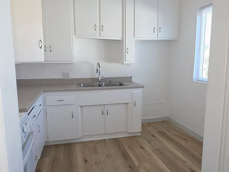 4028 Perlita Ave — Photo 11