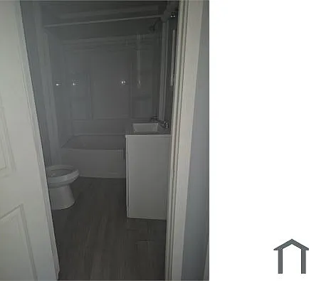 703 N Denny St #B — Photo 4