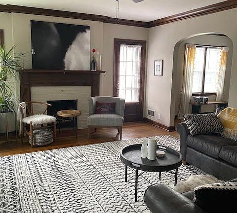 2nd image of 2384 W Lawn Ave APT 2