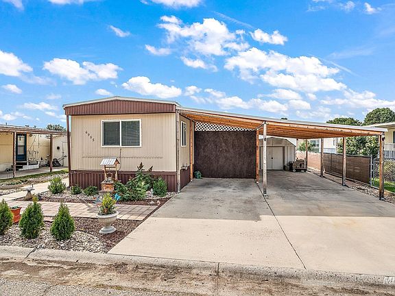 2nd image of 6955 Royal Glen Ln