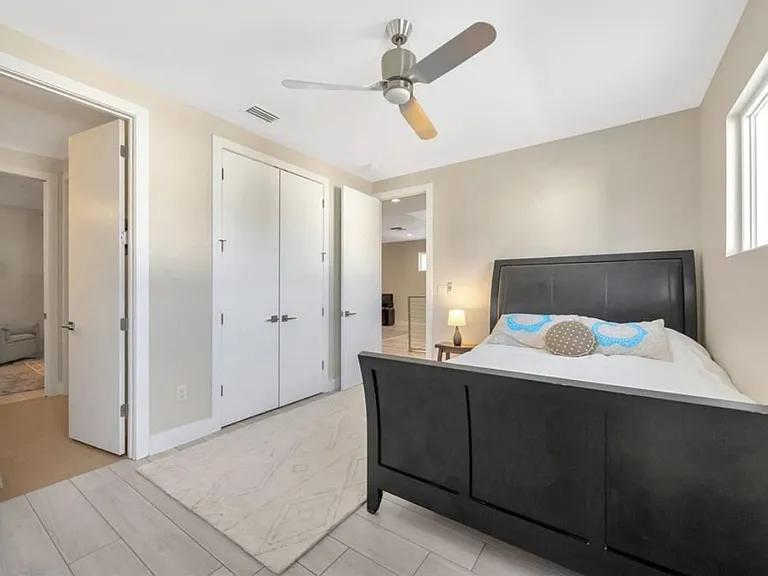 2706 W Trilby Ave — Photo 36