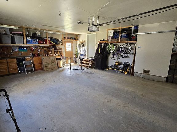 5th image of 209 Rice Ave