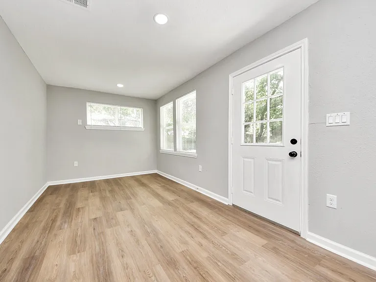 710 Canary Cir — Photo 22