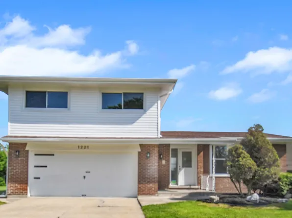 1221 E 161st Pl, South Holland, IL 60473