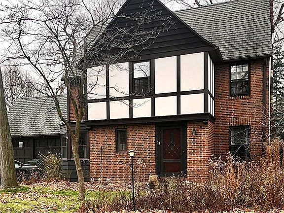 2nd image of 34 Louisa Pkwy