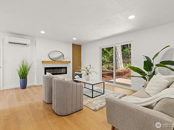 4th image of 7640 Mesplay Avenue SE