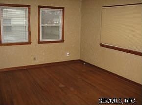 4th image of 1221 Grant Dr