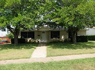 2501 Crestbrook Ln, Grand Prairie, TX 75052