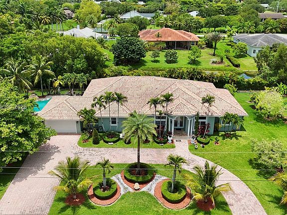 5th image of 16541 SW 62nd St