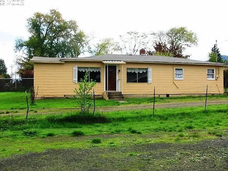 1420 Gleason Ave — Photo 1
