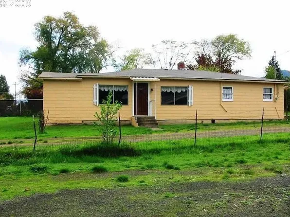 1420 Gleason Ave, Sutherlin, OR 97479