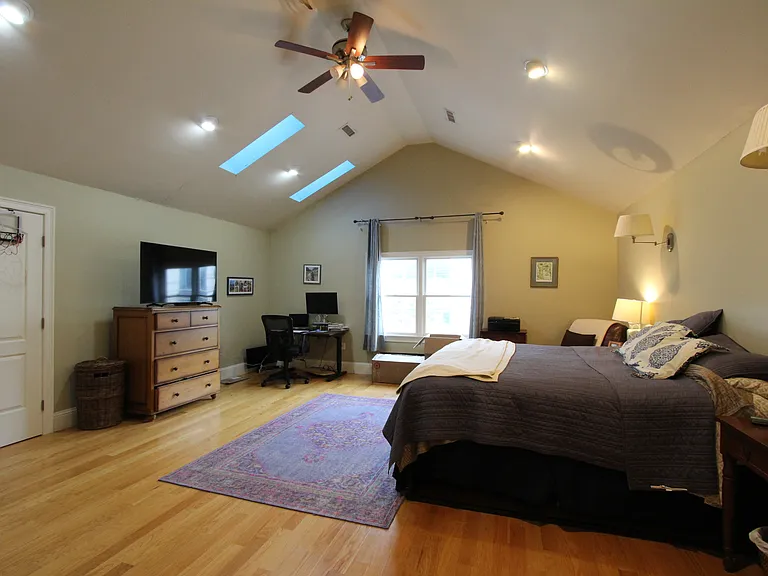 31 Florence St #31 — Photo 27