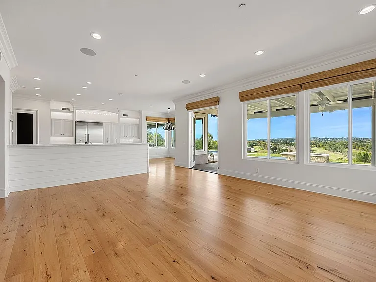 2309 Skyline Dr — Photo 7