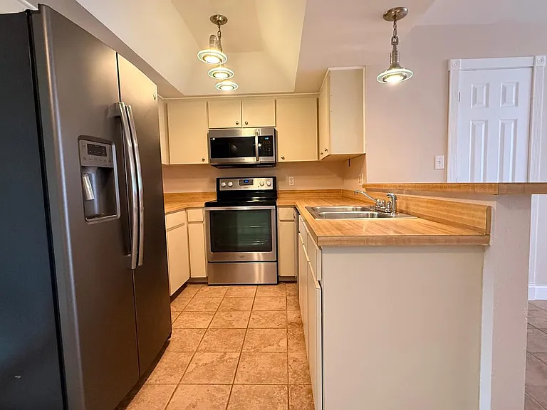 Renovated and fully equipped kitchen