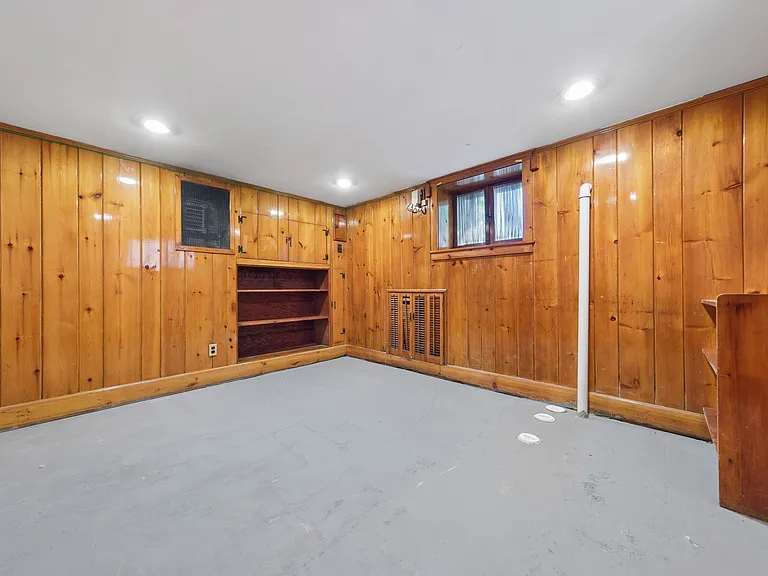 26 Lafayette Ave — Photo 27