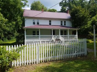 2697 Sweetwater Rd, Robbinsville, NC 28771