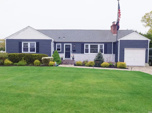 34 Shebar Drive, Islip, NY 11751