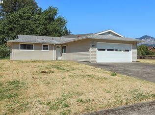 35 NE Clark St, Cascade Locks, OR 97014