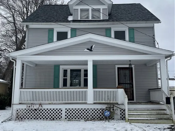 745 Maple Ave, Conneaut, OH 44030