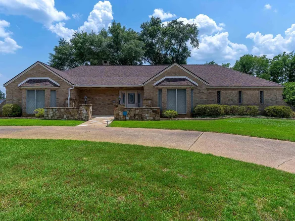 400 E Allison Ave, Gladewater, TX 75647