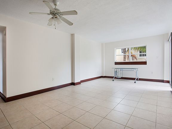 2nd image of 3967 NE 168th St APT 304