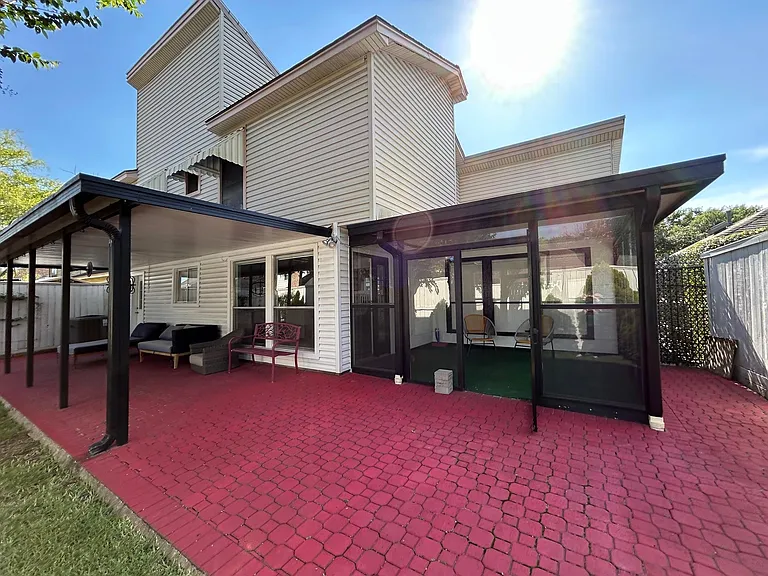 707 Trademark Pl — Photo 32