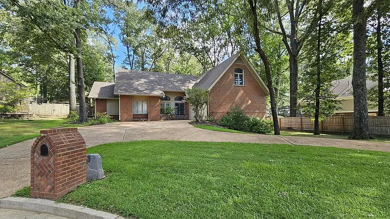 4 bed, 4.0 bath, 4000 sqft, $2,950 — Photo 1
