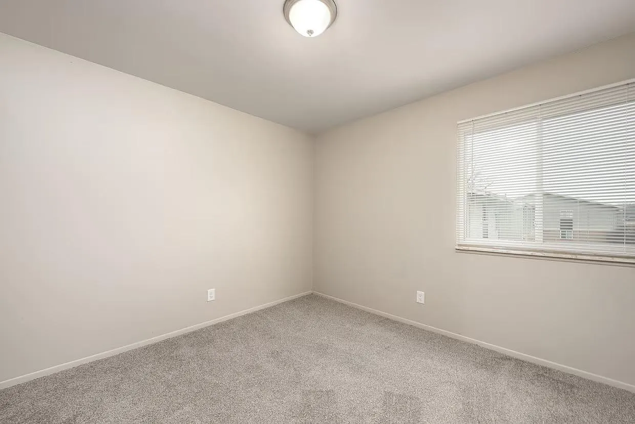 119 Vickie Ct - 119-07 — Photo 3