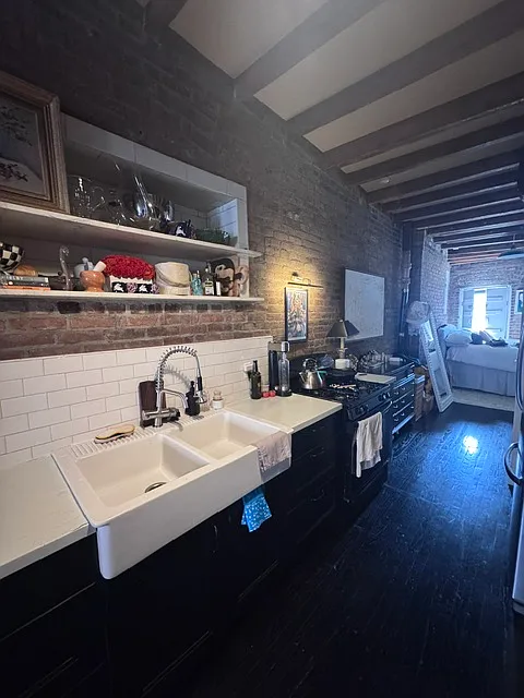 121 Baxter Street — Photo 3