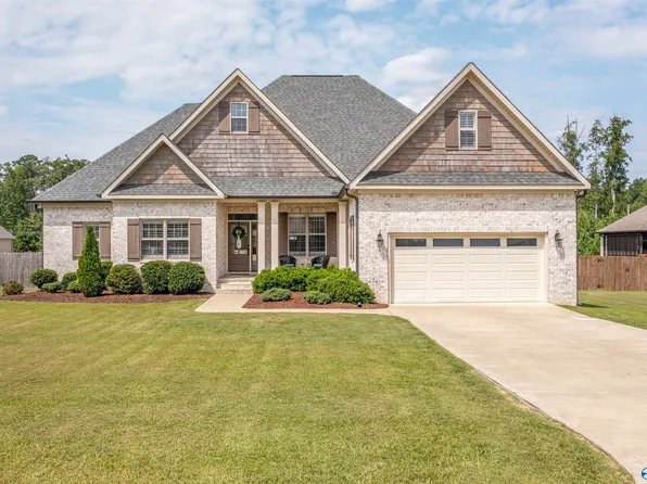 120 Cottonwood Cir, Gadsden, AL 35901