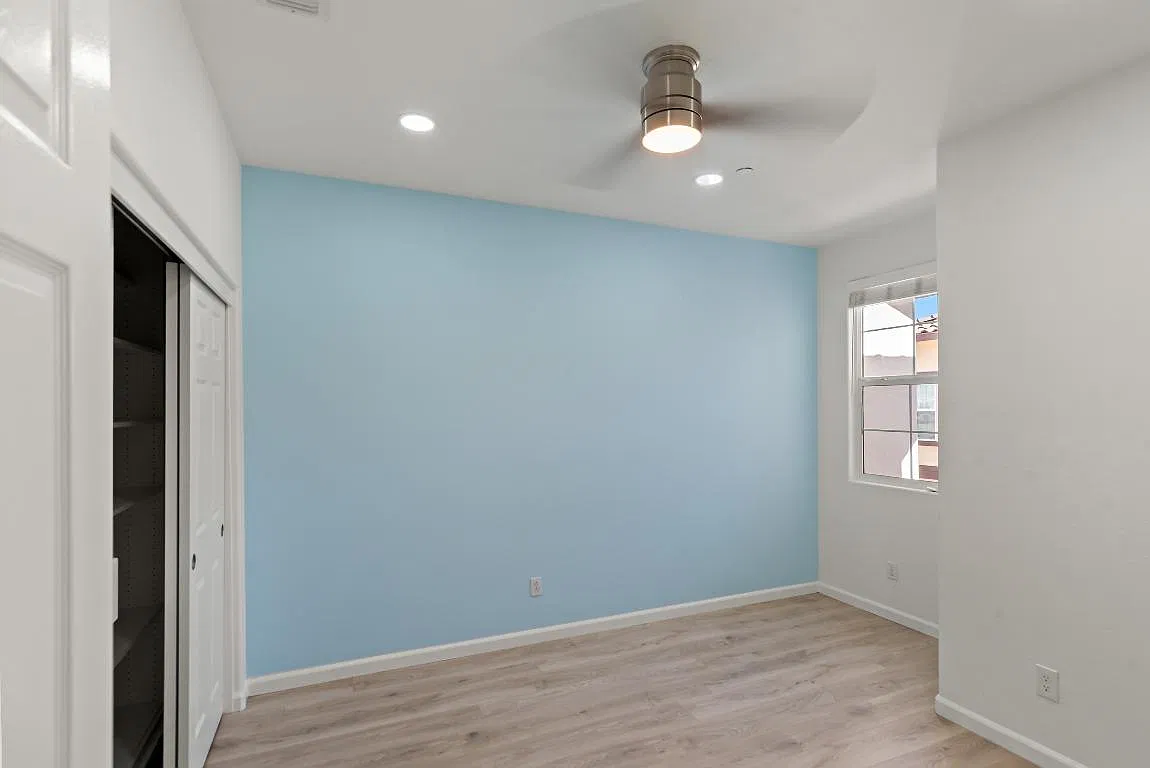 4 bed, 3.5 bath, 2006 sqft, $4,650 — Photo 1