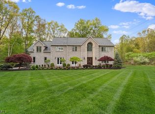 7 Orchard Ln, Old Tappan Boro, NJ 07675