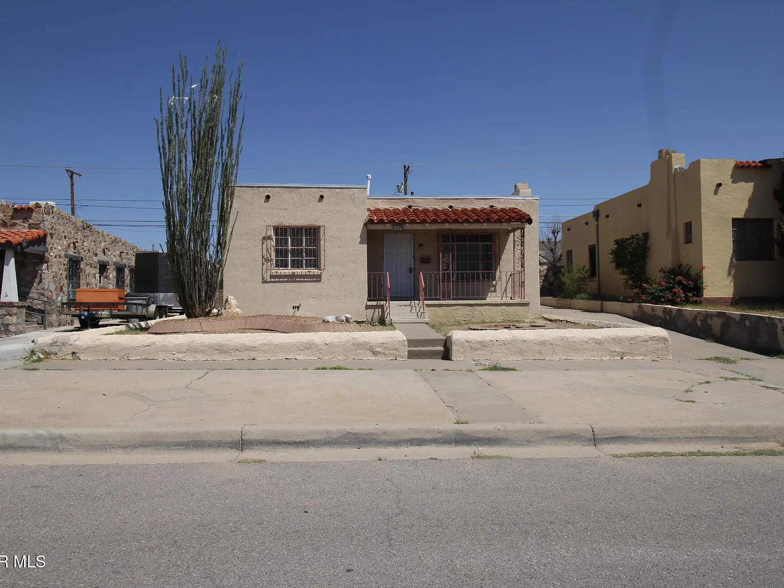 2 bed, 1.0 bath, 1006 sqft, $1,200 — Photo 2