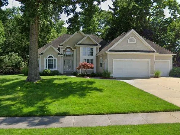 2424 Whispering Meadows Ct SE, Kentwood, MI 49512