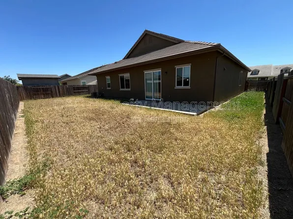 335 Parliament Way, Newman, CA 95360